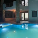 2-bedroom Flat With A Private Swimming Pool Appartement Bodrum