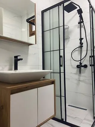 Appartement 2-bedroom Flat With A Private Swimming Pool *