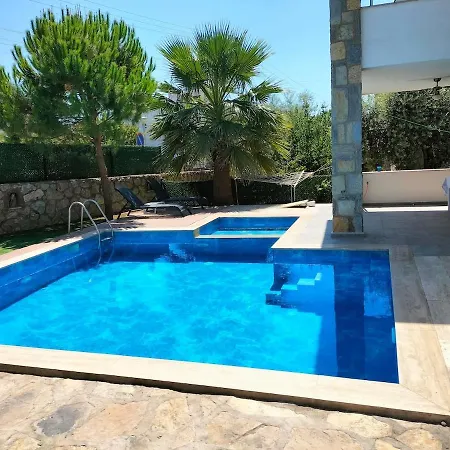2-bedroom Flat With A Private Swimming Pool