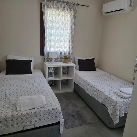 Lejlighed 2-bedroom Flat With A Private Swimming Pool *